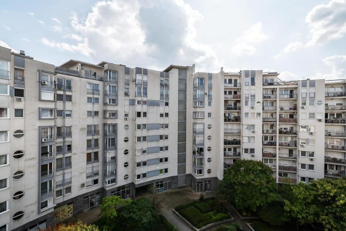 Appartement Pleasant & Comfy In Super Location Boedapest